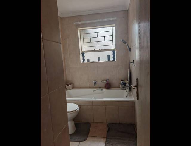 3 BEDROOM TOWNHOUSE FOR SALE IN VANDERBIJLPARK SE 3